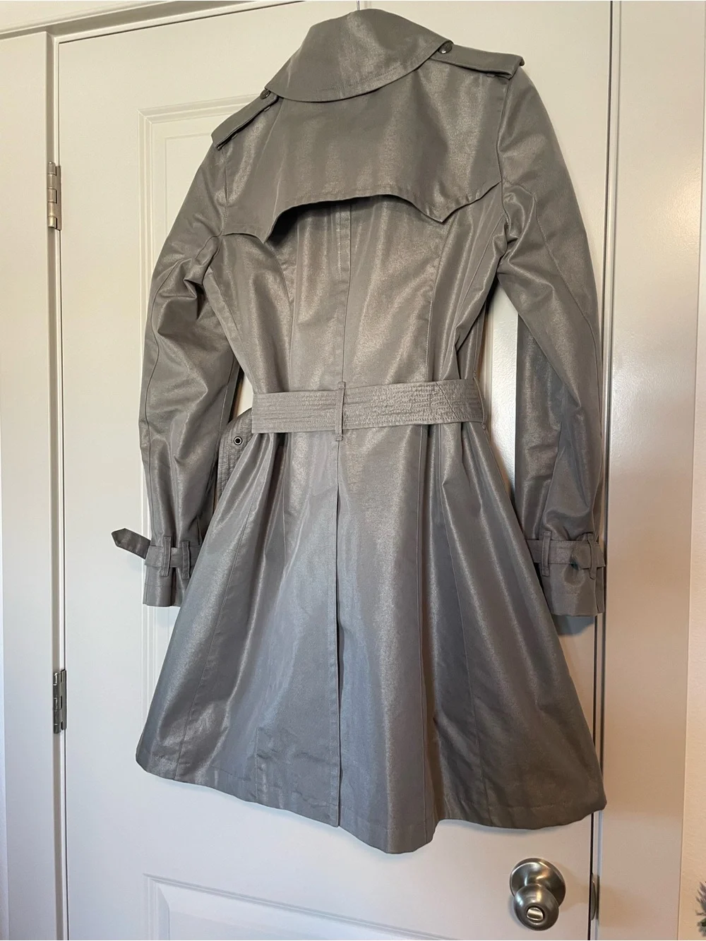 Burberry Women's Silv Double-Breasted Trench Coat - Picture 13 of 16